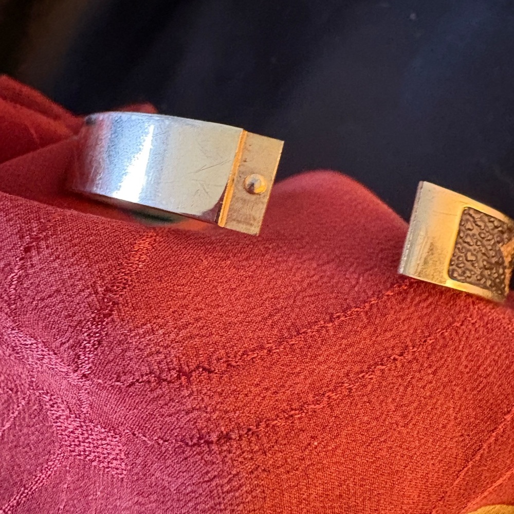 Tory Burch Fashion
Bracelets - Picture 5 of 6